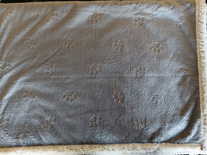 Waterproof dog blanket with soft cuddly back